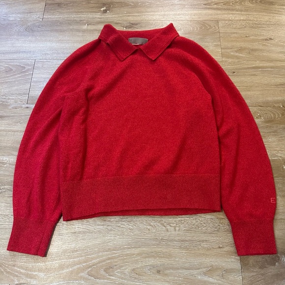 Everlane Sweaters - Everlane Red 100% Cashmere Sweater Classic Crew Slim Fit Size Medium M collard